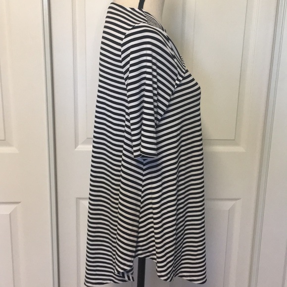 Adorable Chico’s black & white striped circle top - Picture 3 of 7